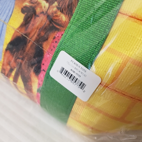 NWT HARVEYS SEATBELT BAG "POSTER TOTE YELLOW BRICK ROAD" BAG, WIZARD OF OZ! - Picture 5 of 9